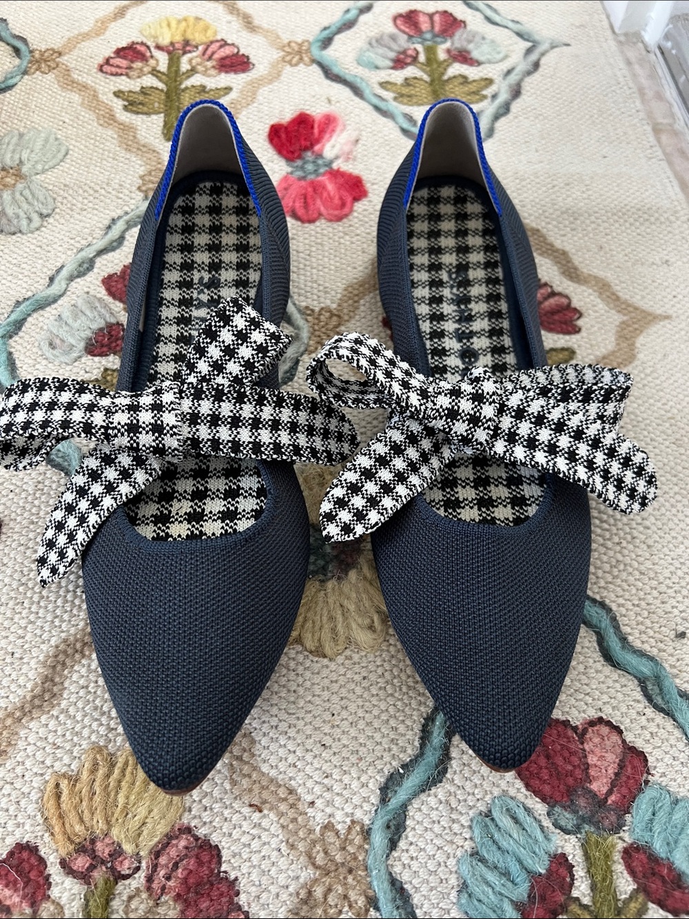 Rothy’s The Point Navy Knit Flats with Houndstooth Bow | Size 9 - Picture 6 of 8
